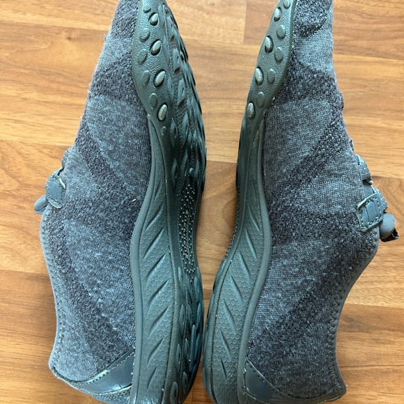 Skechers slip on sneaker - Picture 2 of 4